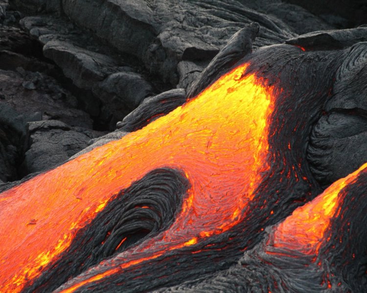 Ved hvilken temperatur er lava flydende?